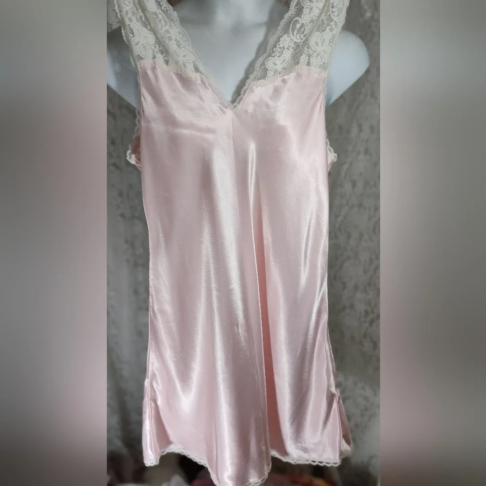 Val Mode Sexy Pink Satin & Lace Trim Nightgown